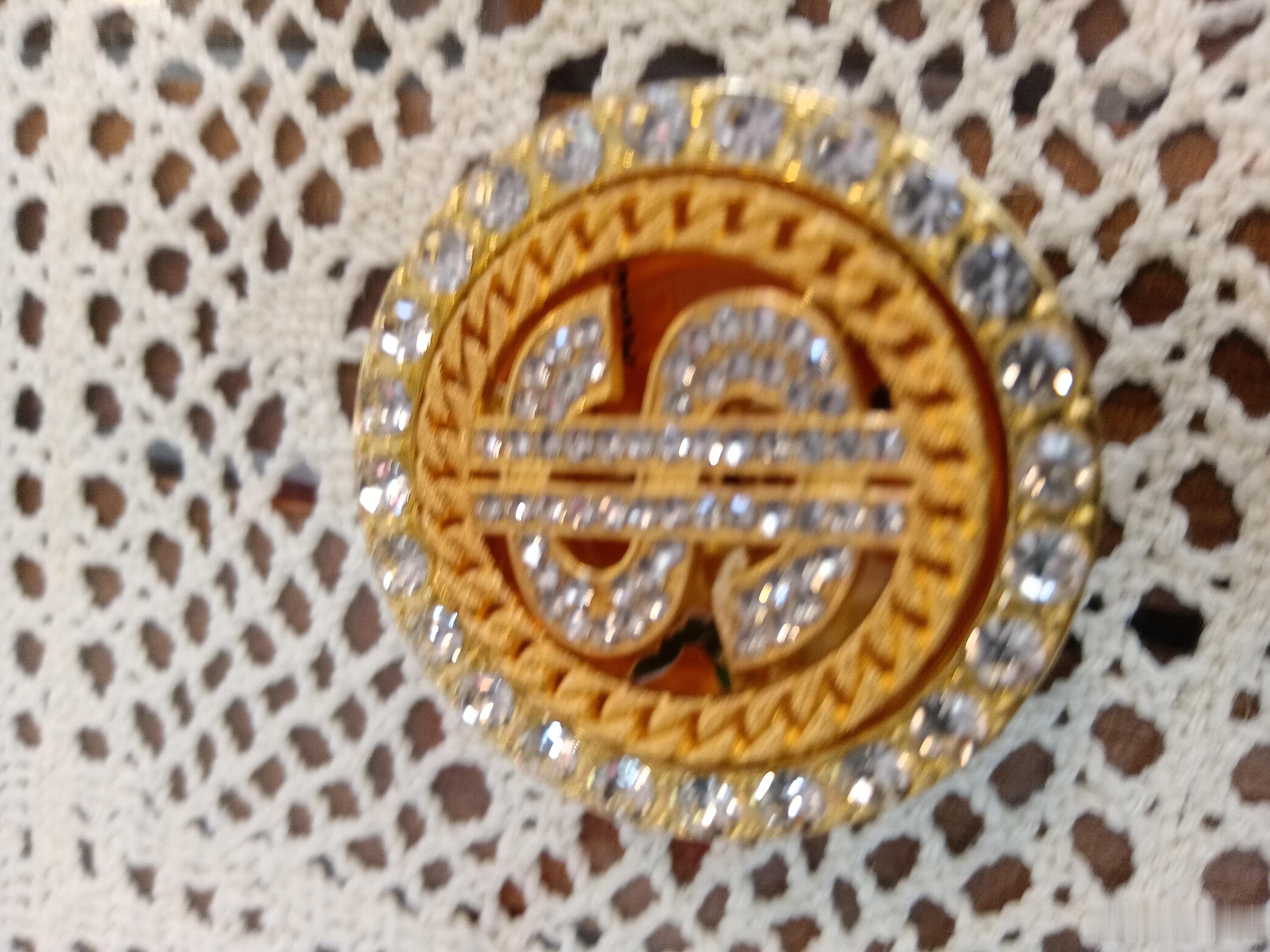 全球芯片股暴跌当日，瑞银发布报告指出中国AI科技上行周期已出现仓位拥挤、估值偏高