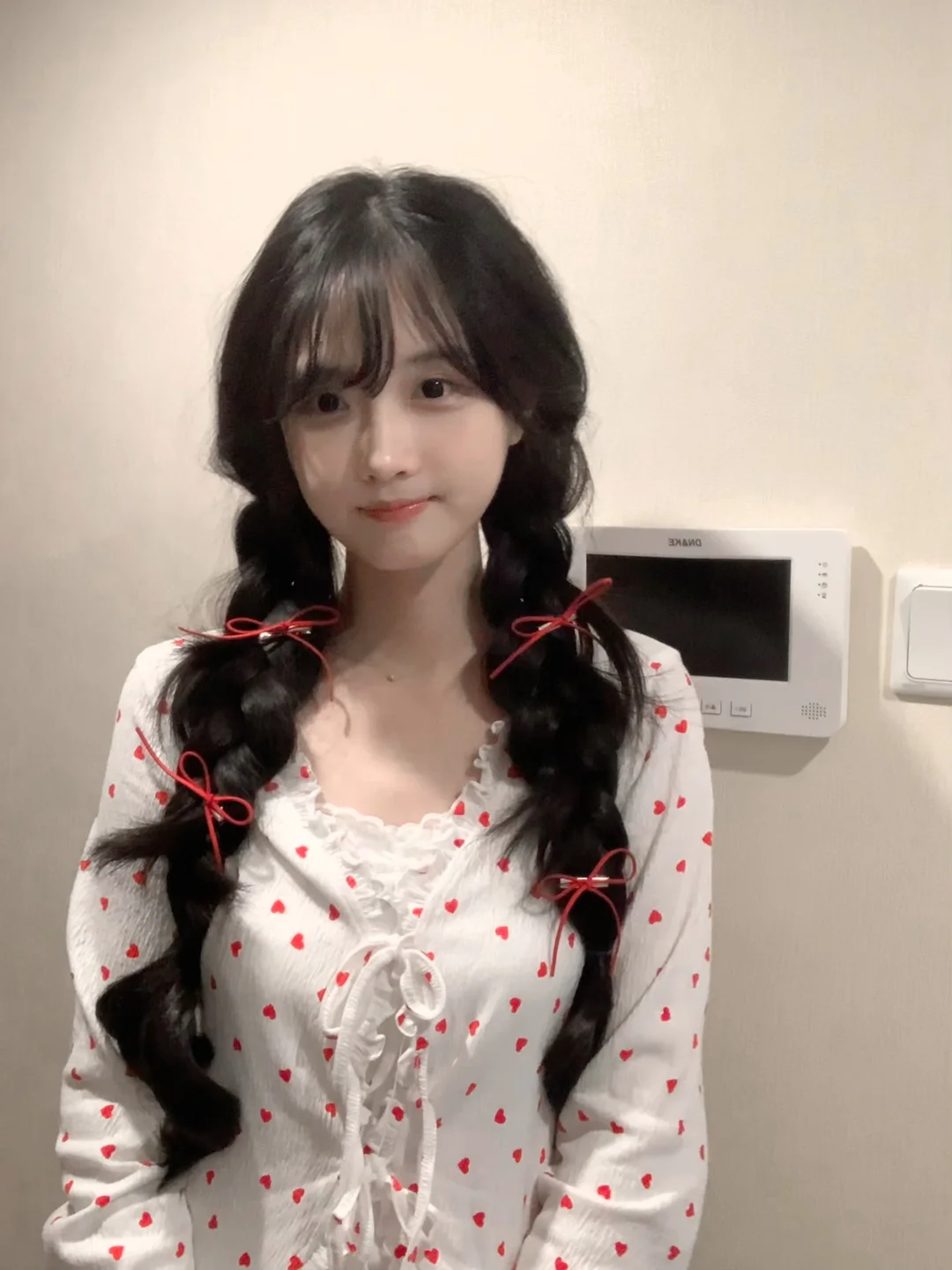 ◟꒰◍ >ω<꒱◞.｡.:*☆