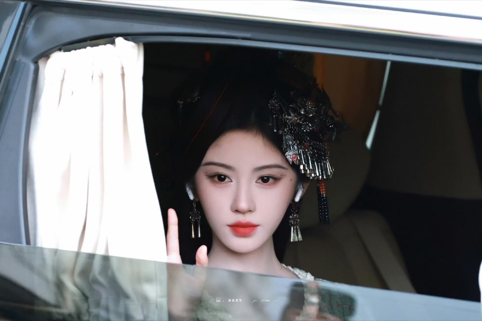鞠婧祎 jjy 鞠婧祎苏绿夏 jjy 鞠婧祎万花世界玫瑰可以是浪漫的定义词 但自