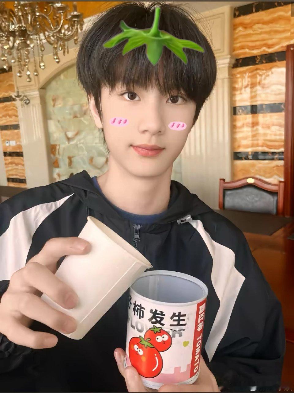 西红东种植日记🍅🌱一颗熟透的西红东，请查收(⁎⁍̴̛ᴗ⁍̴̛⁎) ​​​