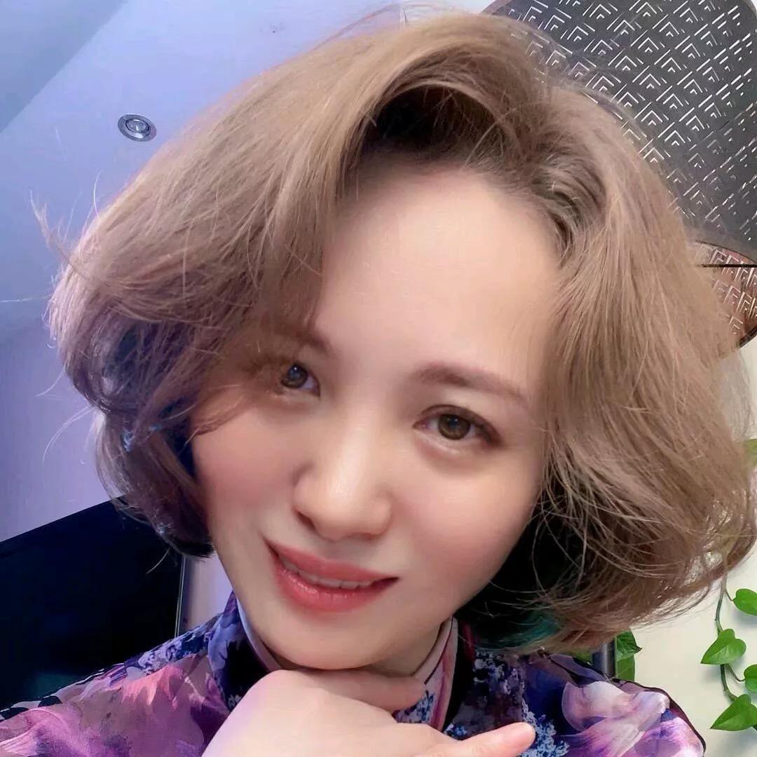 元气满满的一天从微笑开始！😊✨元气可爱吖 甜美微笑写真 元气满满的中午 对明天