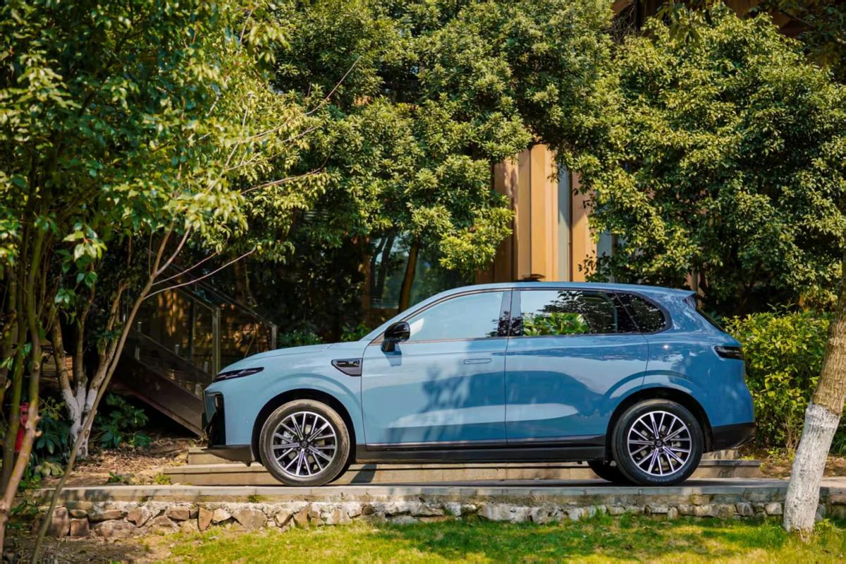 十一二万预算选家用纯电SUV，其实零跑B10和元UP都是口碑不错的热门款，而且在