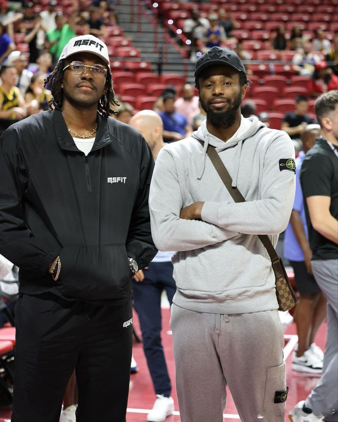 所以发生了什么？？[笑cry][笑cry]格林说：“我想很多人都忘了我们队里还有