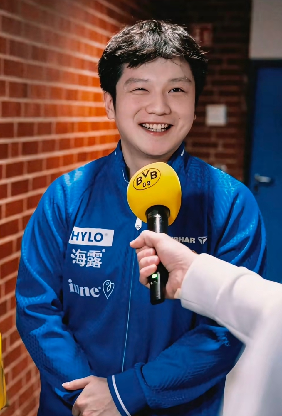 樊振东＆在外也能很开心的娃乒乓球