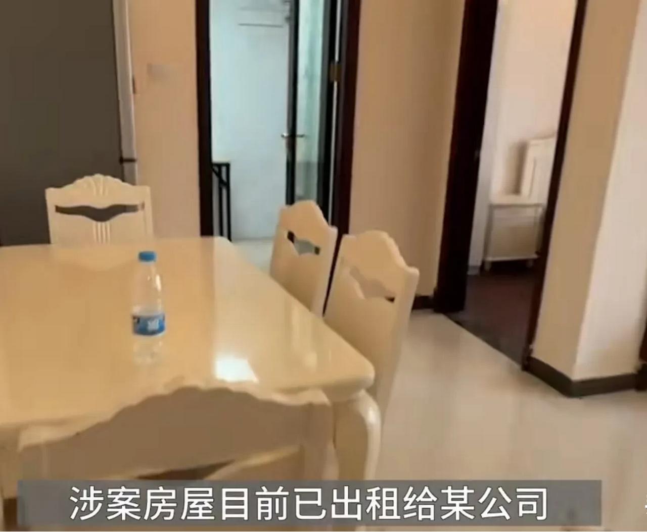 这就是贪便宜的下场！重庆一男子，花48万买了一套法拍房，办好房产证后去收房，却发