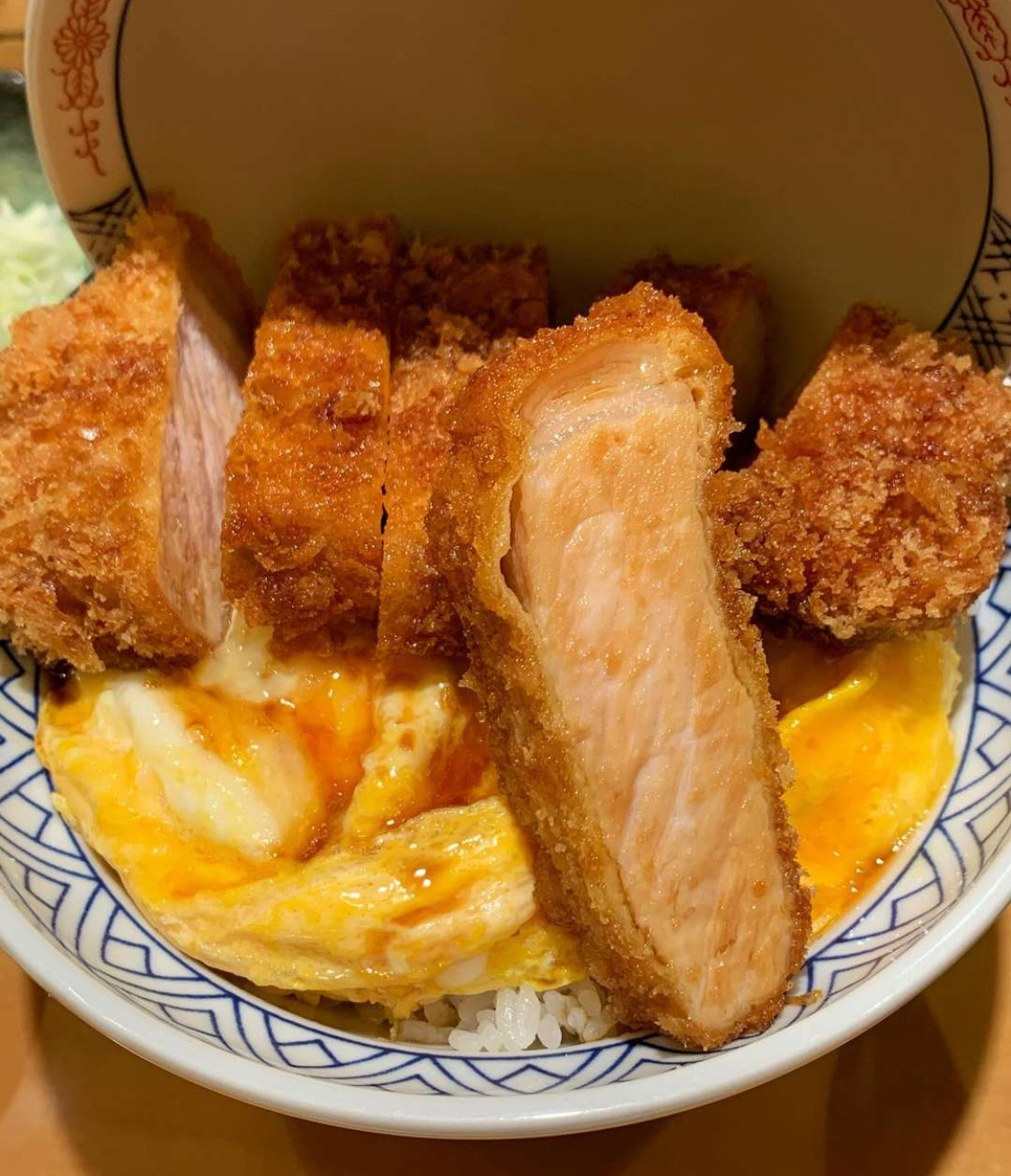 中午吃大餐啦！猪扒鸡蛋🍳饭🍚真不错！饺子🥟也好好吃🤤#我的美食日记##城