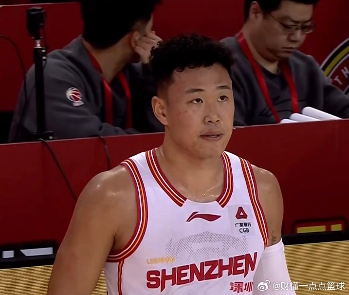 深圳男篮彻底杀疯！客场111-86狂胜吉林，豪取7连胜，强势升至联赛第4！深圳“