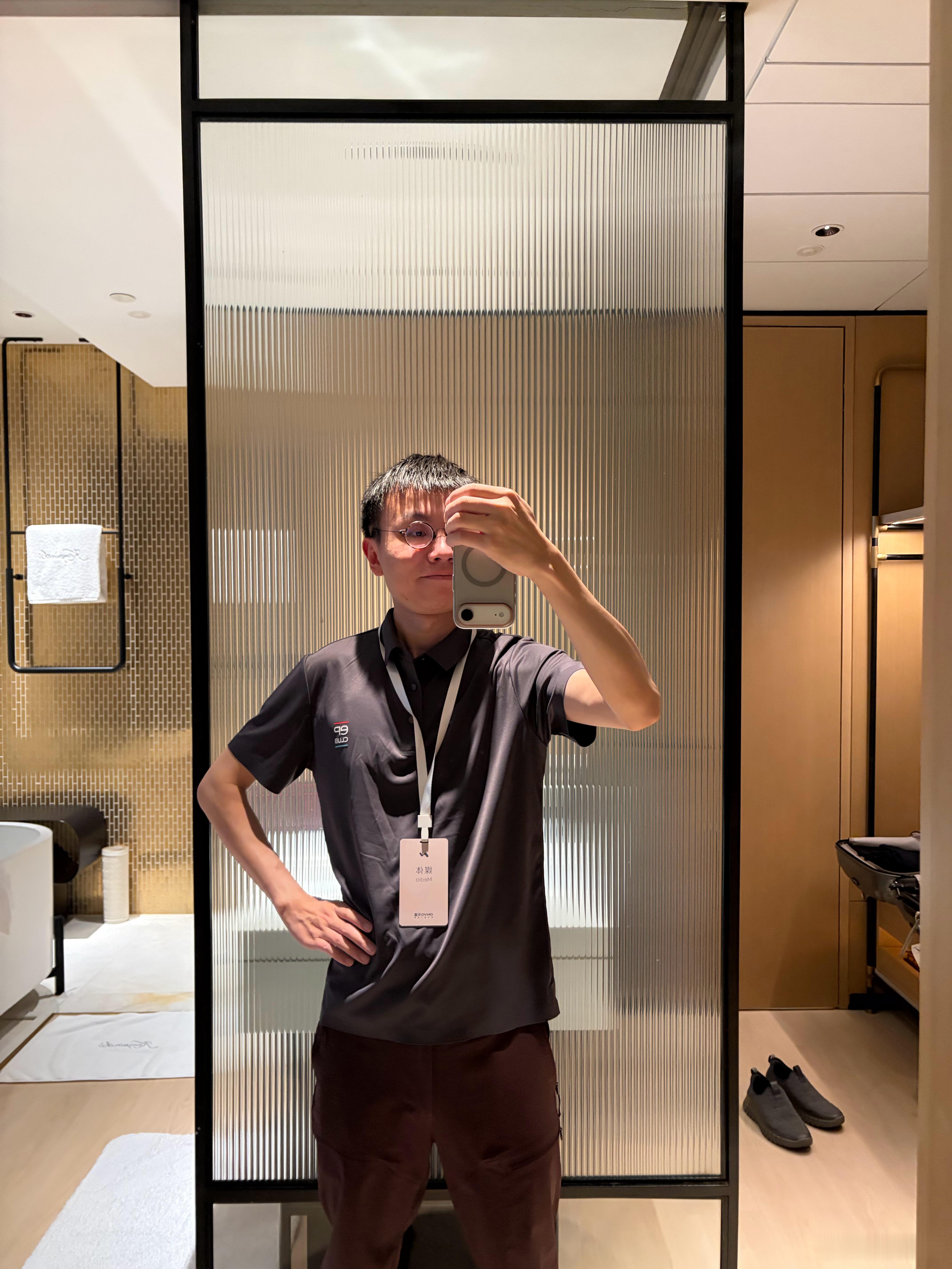 对于发布还不满两年的品牌来说，抓住一切机会刷品牌感，影响媒体是一件ROI比较高的