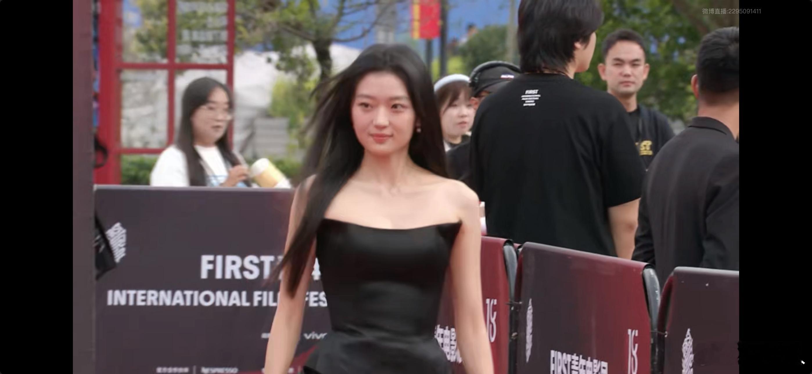 #孙千黑色礼服# 孙千纯黑色礼服好美啊！！！又飒又美 ​​​