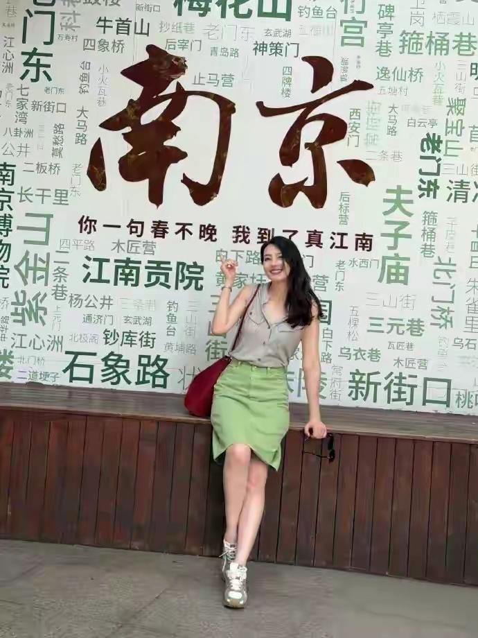 年轻时候的高圆圆身材真好，挺漂亮的