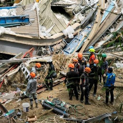 新闻快讯——1月10日路透社消息，菲律宾宿务市比纳利乌垃圾填埋场周四坍塌，截至周