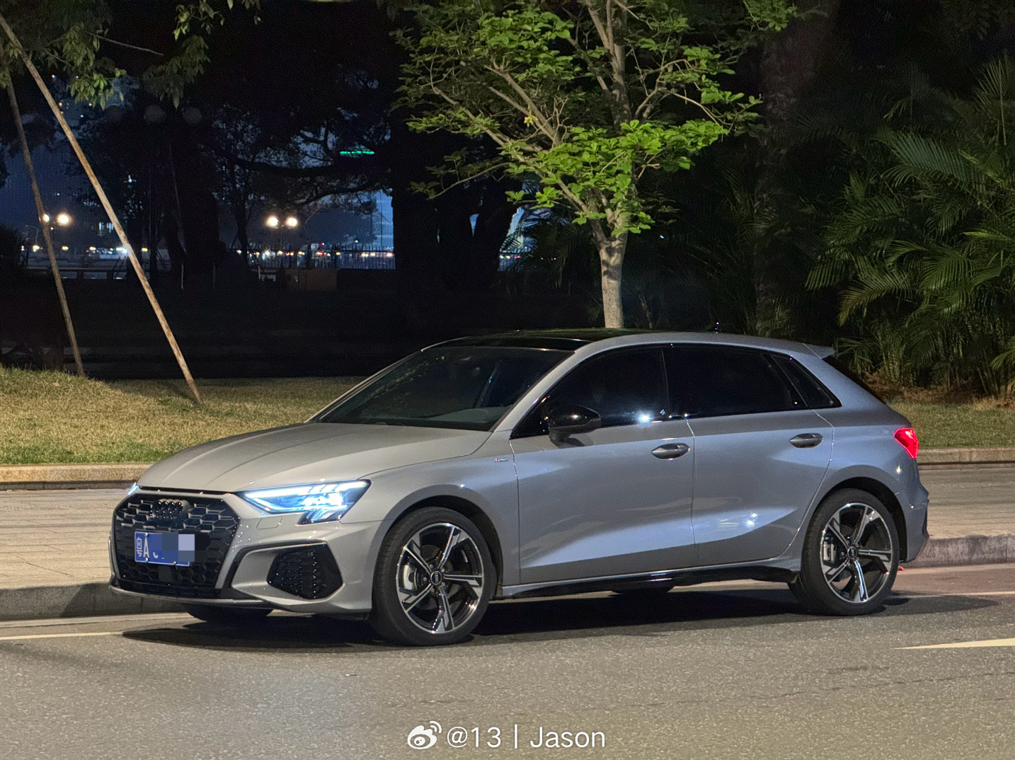 自助洗车洗干净之后，精神。 ​​​