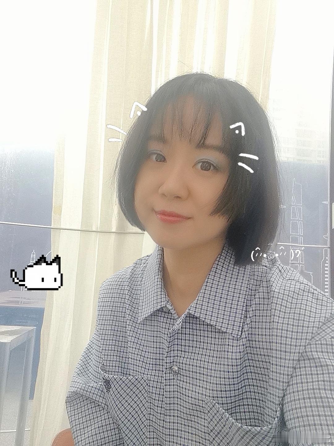 最近乖得像那种上课坐第一排的好学生 