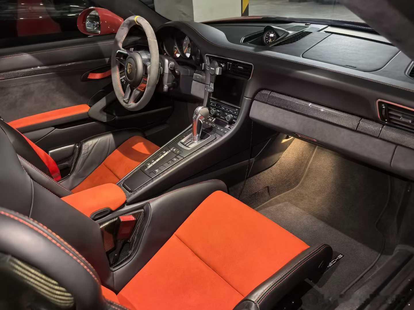  保时捷911 GT3 RS，17年上牌，外橙内红，3100公里，寻伯乐 
