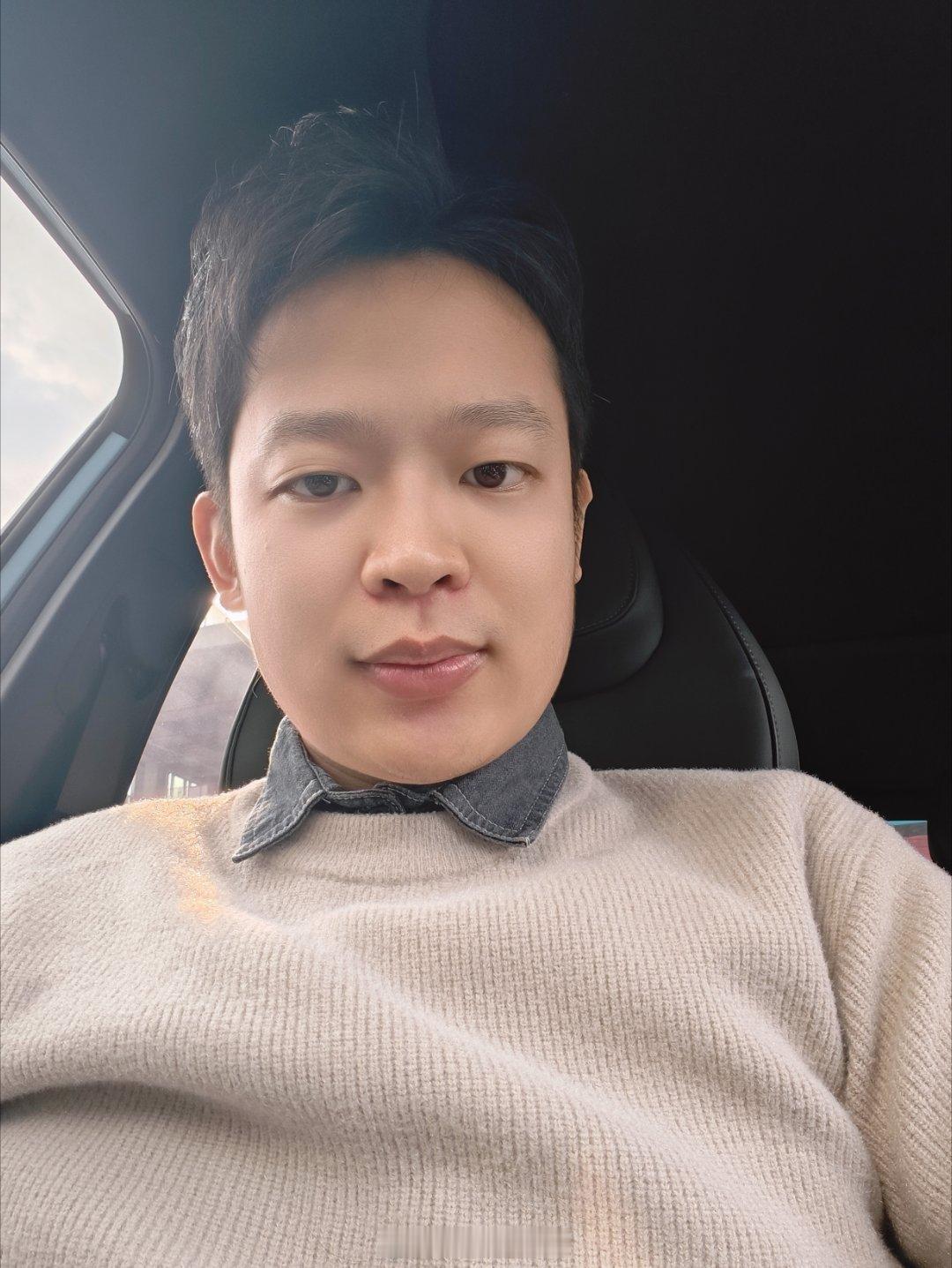 今天是在外办公的一天，这几天有点染上工作狂，停不下来了...... 