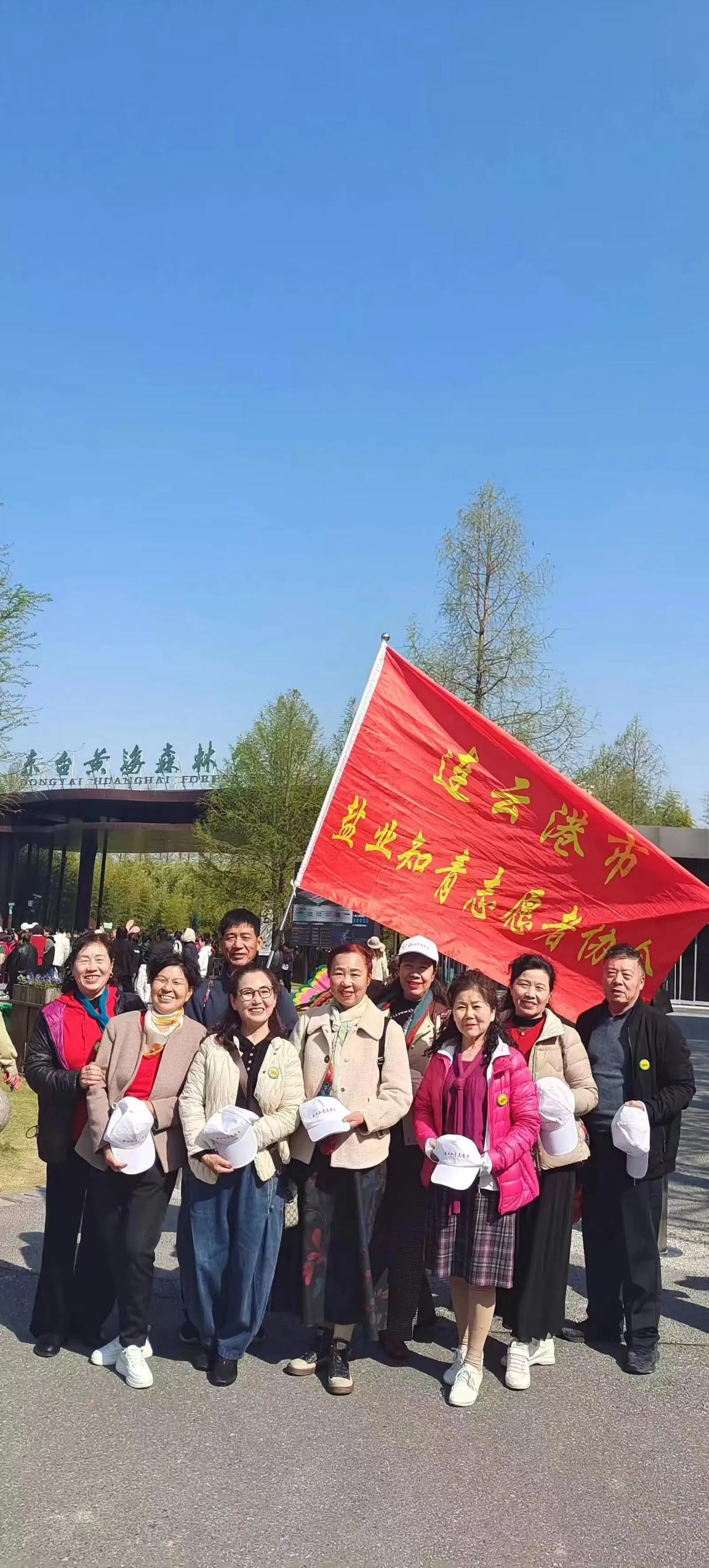 和一个懂你的人说话：
你真我更真，你假我转身。
和一个懂你的人说话，是一种减压。