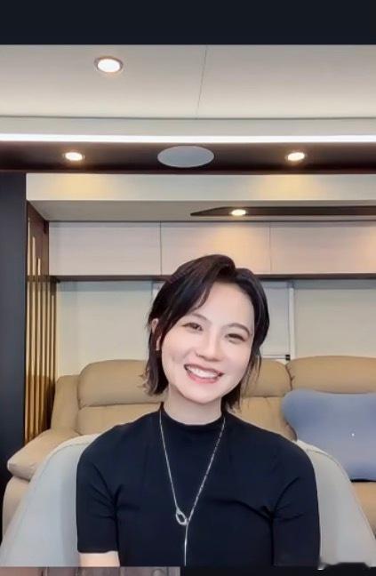 南部档案主创直播 姜珮瑶本人温柔大方，很难不期待她诠释霸气的张海琪，坐等开播消息