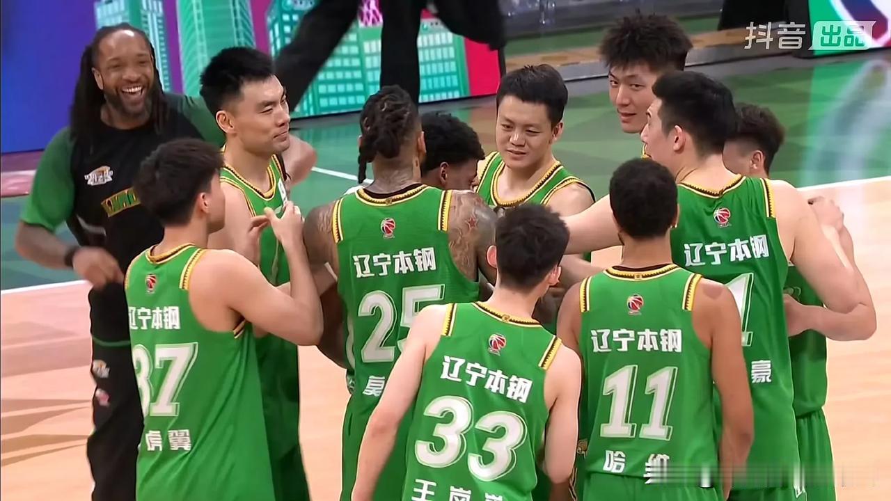 辽宁队主场要想赢下广州队，一定要解决这6个问题。
1、得重视徐昕这点的移动能力，