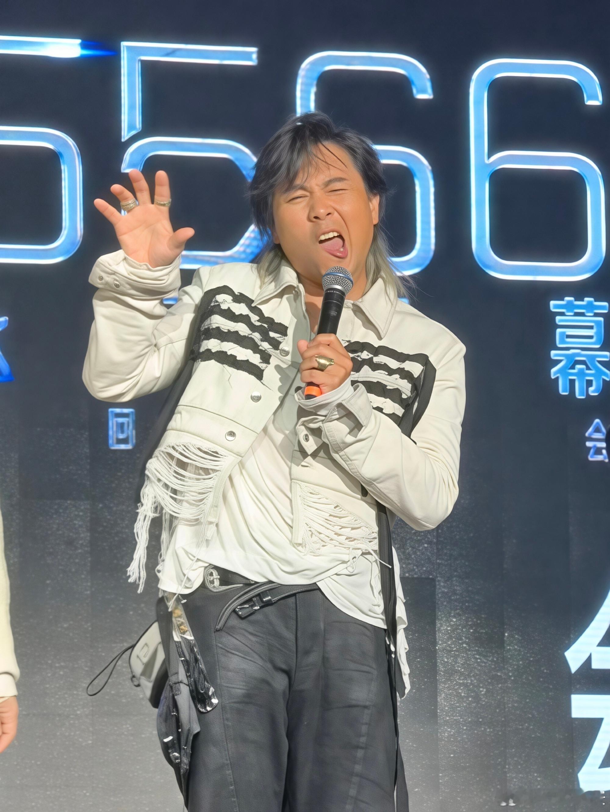 5566广州合体演唱我难过 没有过度修音的现场更加动人，5566广州全开麦演绎经