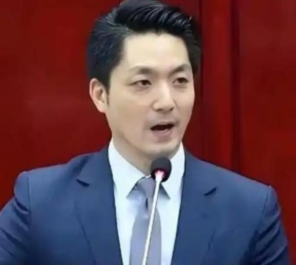 台北市市长蒋万安曾宣称，如果大陆继续在台海进行军机绕台和军演的话，他就要停掉双城