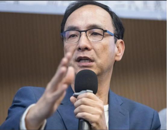 朱立伦今天干了一件有意义的事
 
8月13日，中国国民党主席朱立伦在国民党中央党