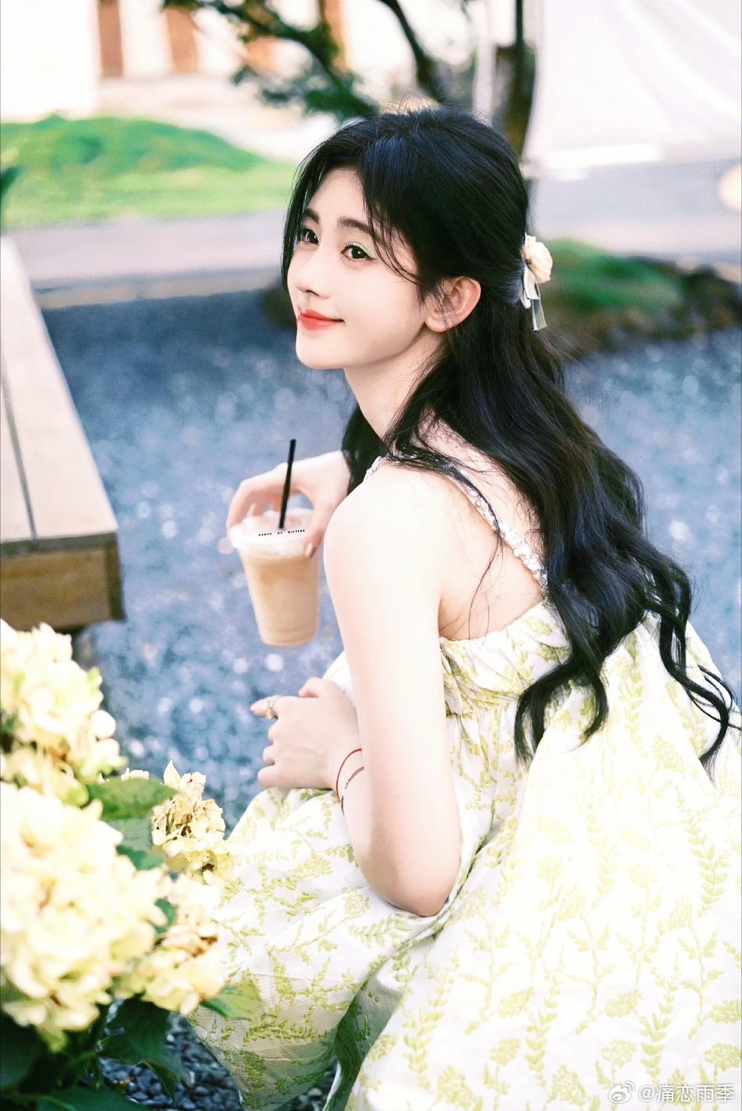 jjy鞠婧祎来战 jjy鞠婧祎阿黛樱花落满了衣襟，春风又在肩上停."𝓒𝓱𝓮