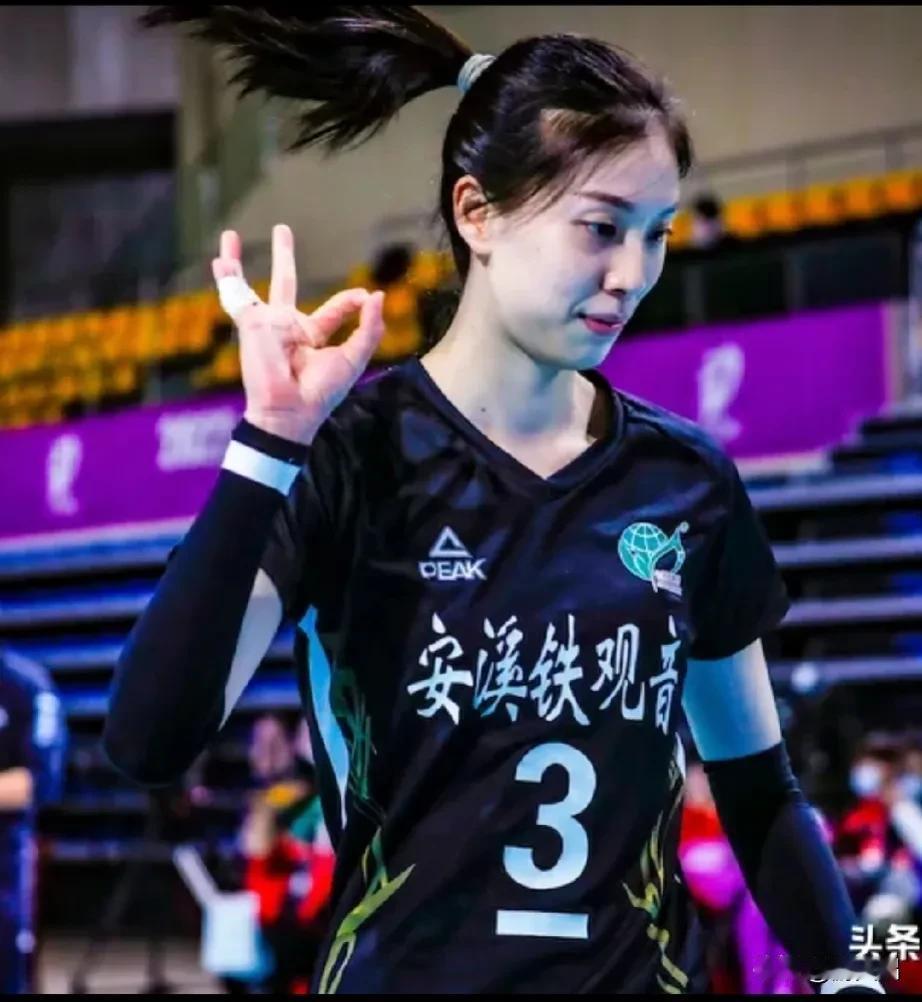 郑益昕王者霸气，前两局0-2落后，连扳三局逆袭成功，率领福建女排主客场双杀山东女