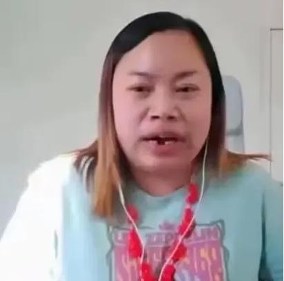 凤姐在美国这么多年，是怎么躲过斩杀线的？其实从凤姐上次露面，可以看到她身体已经不