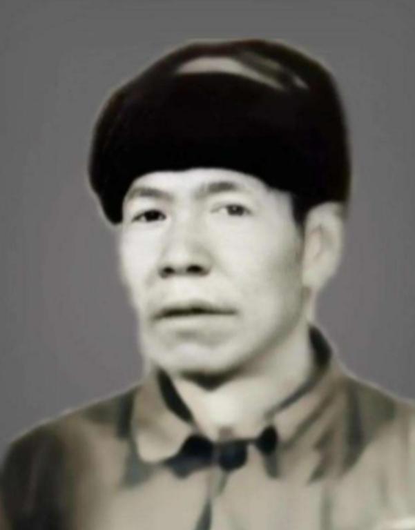 1955 年冬，抗战英雄肖万世，爱上地主家 18 岁女儿。上门提亲时，地主怒吼：
