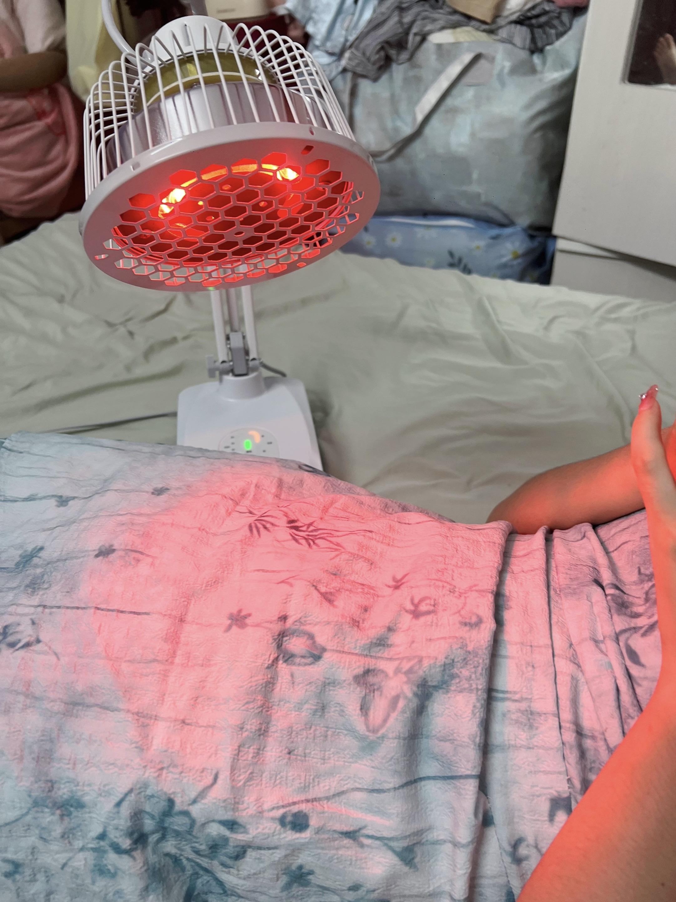 回复  万万没想到我用这个烤灯把我的大姨妈烤顺了。像宫寒痛经的，有妇科...