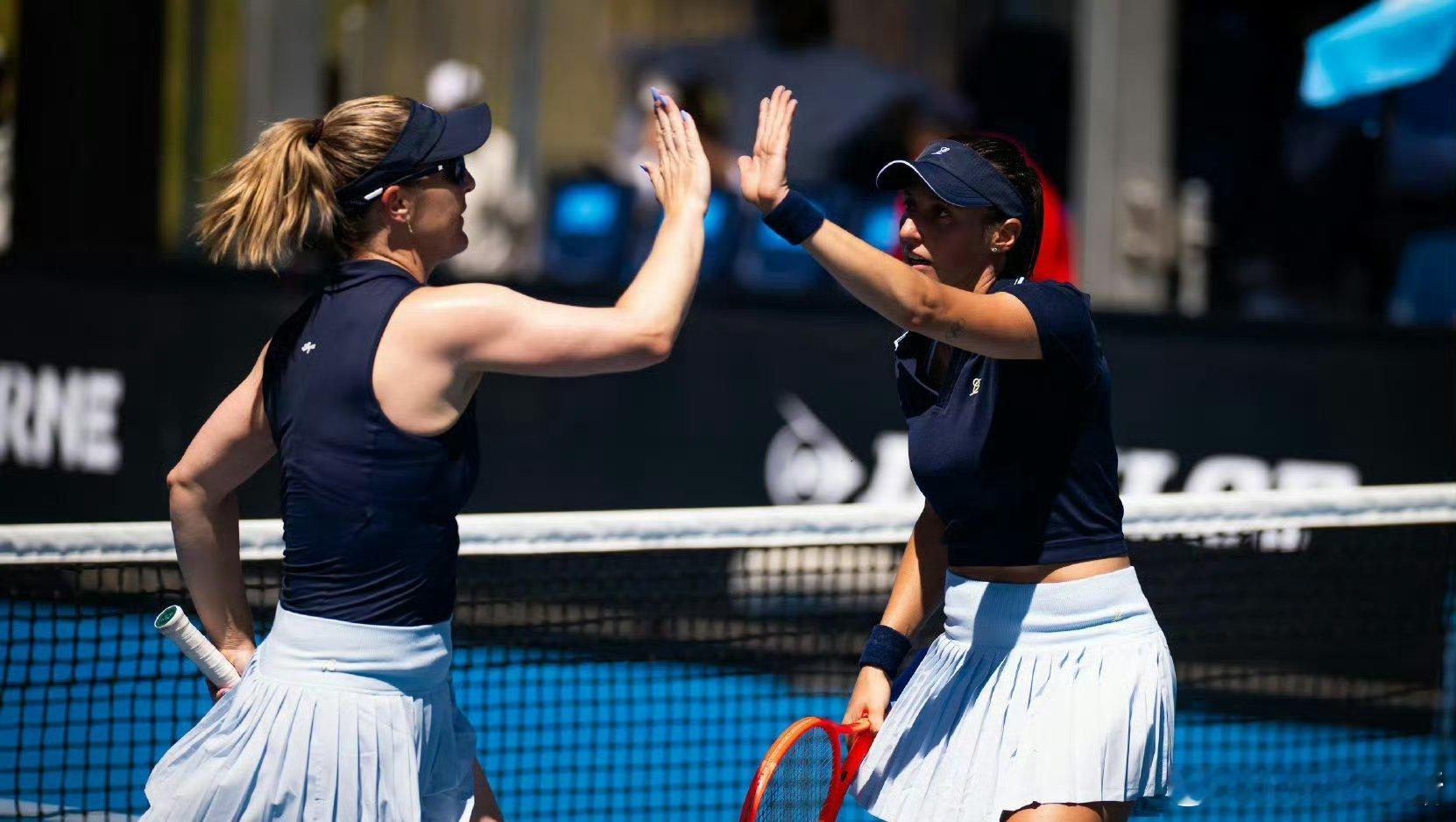 全世界都在帮我帅达布劳斯基/史蒂芬妮以6-1 7-6(5)击败谢淑薇/奥斯塔彭科