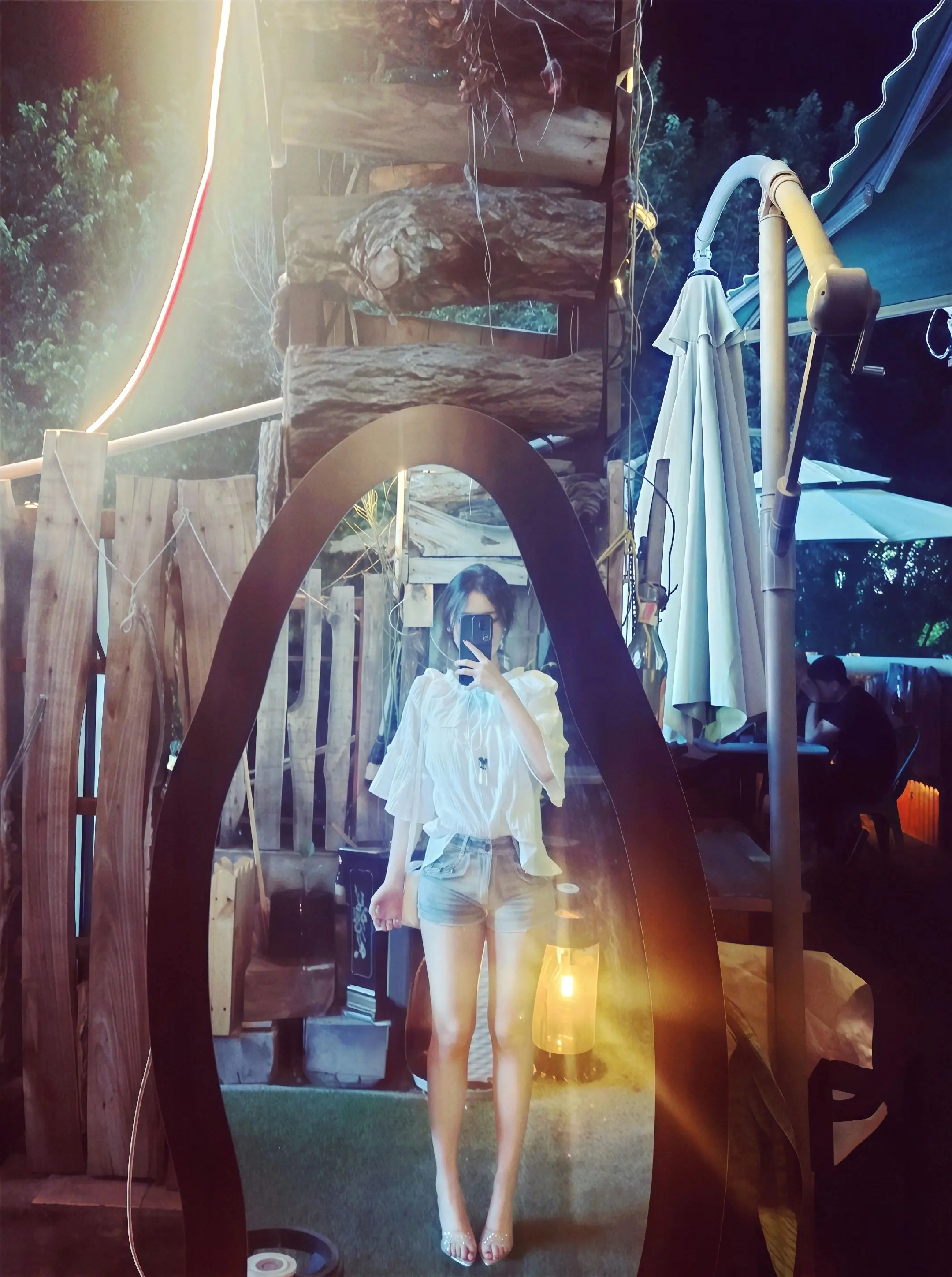 我就是如此乖巧单纯的一个小女孩