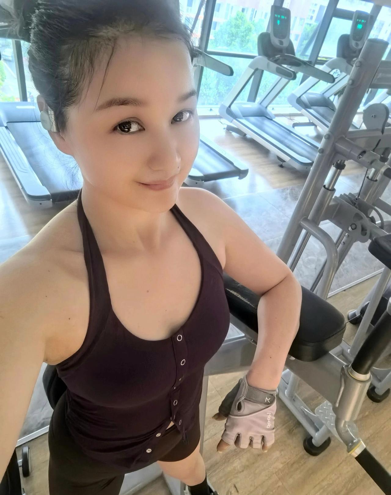 不将就，自圆满

人生从来都不需要追求满分，不必事事苛求完美，守住内心的满足，便