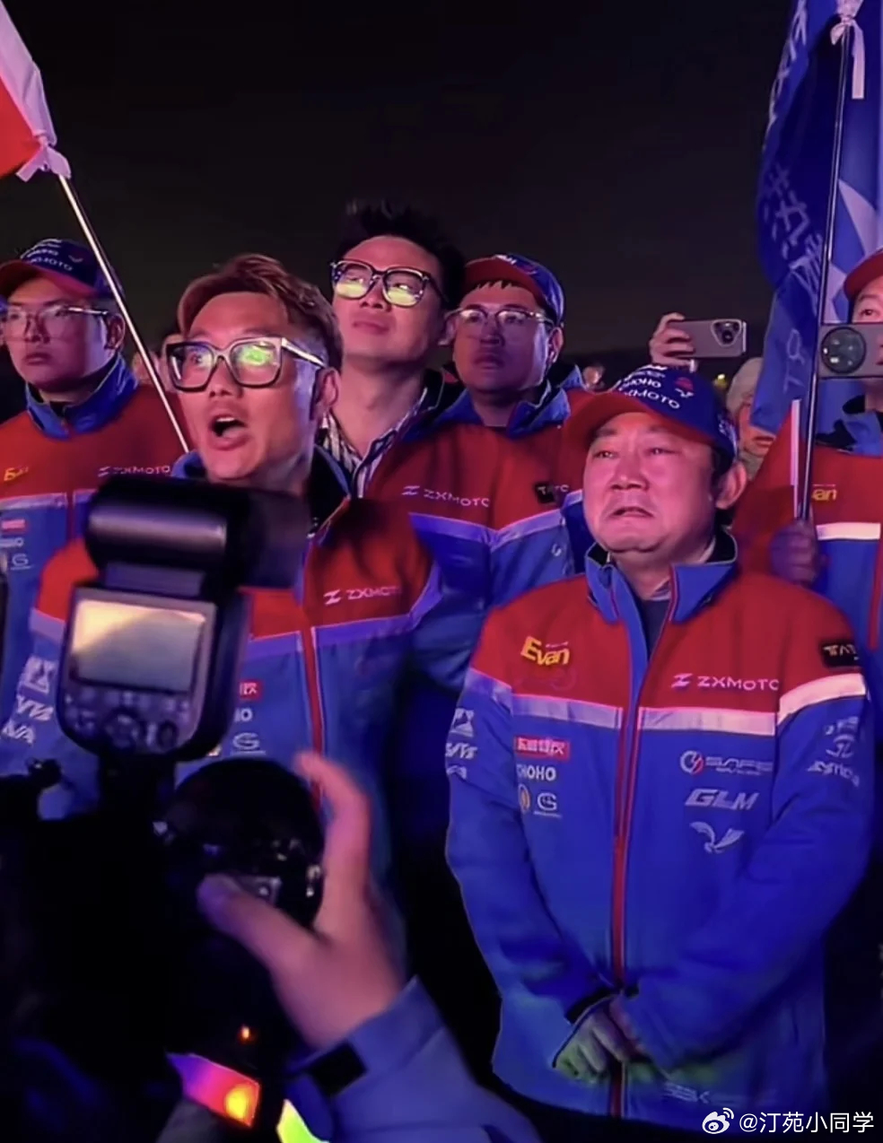 张雪机车夺冠后全球网友震惊 这不仅是赛道上的奇迹，更是中国产业链的厚积薄发——依