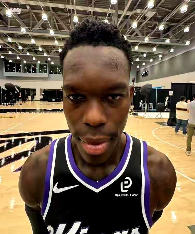 拉塞尔那场4分，不是失误，是慢了半拍。
湖人不看得分，看的是节奏。
谁能把球推起