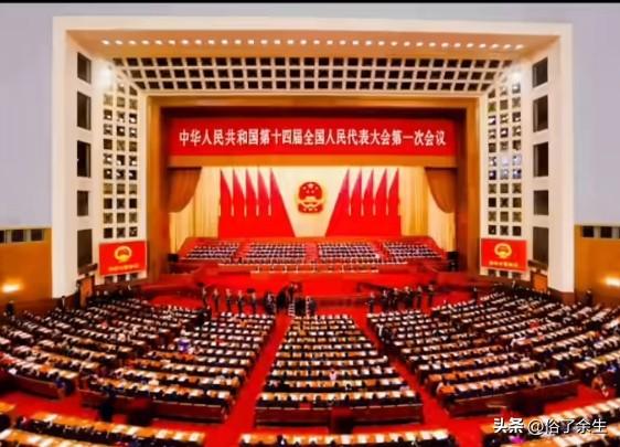 代表提出的四大建议引发全民热议：将抗战胜利纪念日、元宵节纳入法定节假日，劳动者退