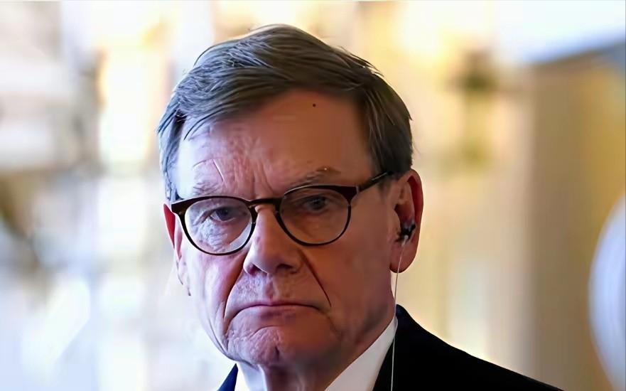 德国外长在稀土问题上与中国硬刚。 他放话说，德国稀土用在什么地方不关中国的事！那