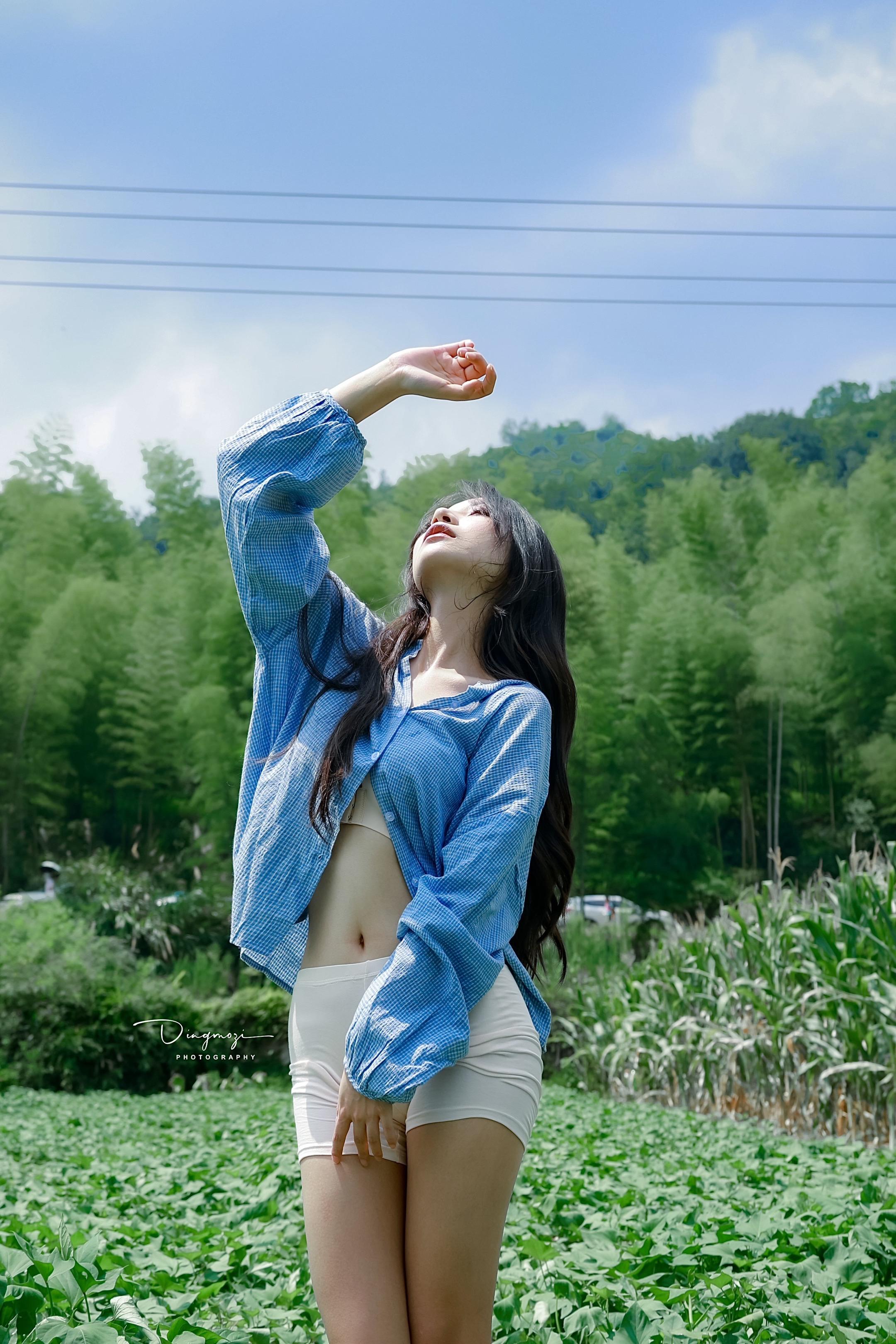 阳光 少女｜感受故乡的慵懒气息。《少女户外慵懒写真》