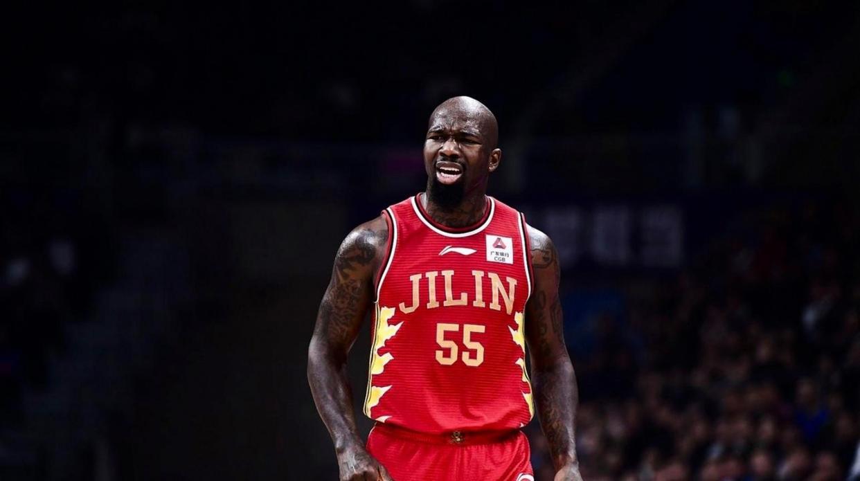 辽篮遭遇的困境，外援是最主要的原因。
本以为签下奥利佛能守住进攻端的基本盘，再拿