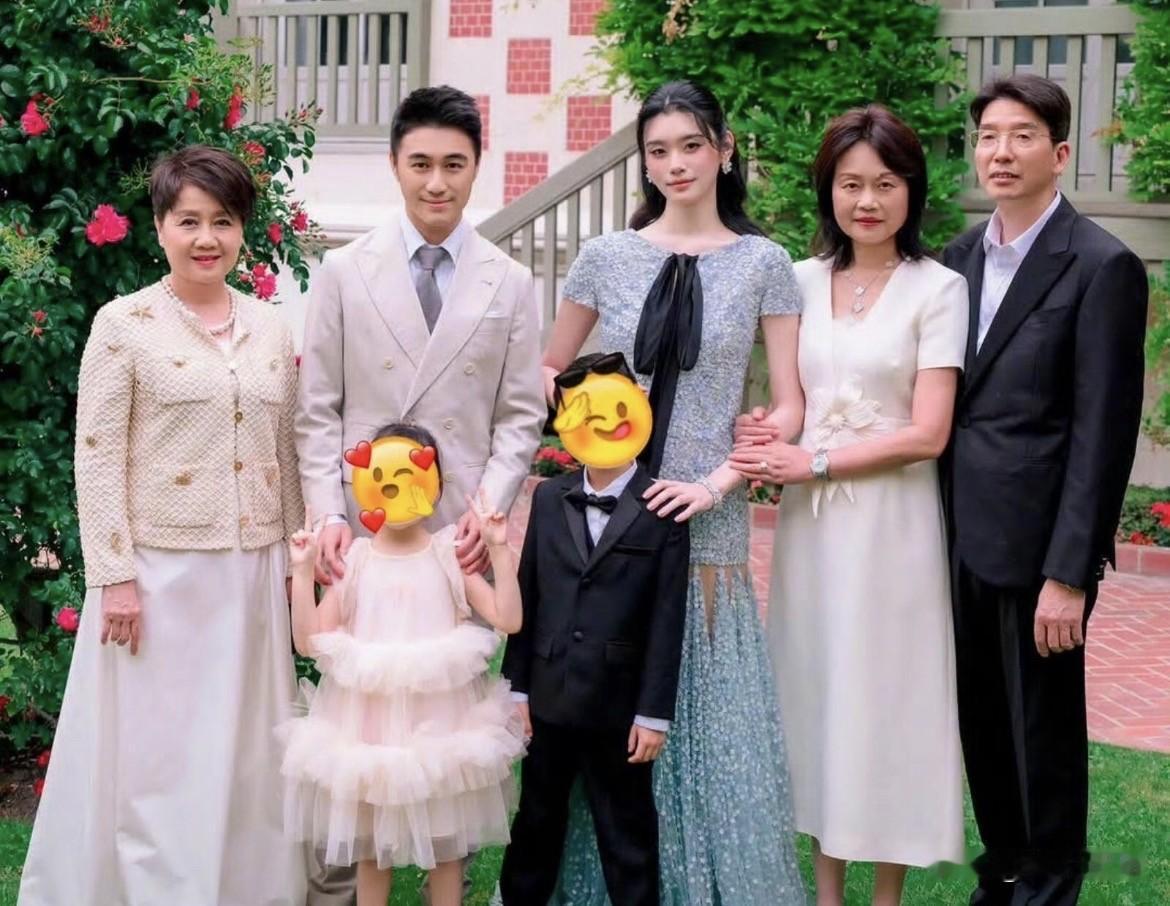 6月1日儿童节，奚梦瑶何猷君在法国诺曼底庄园补办婚礼，主题承诺如约而至。2019