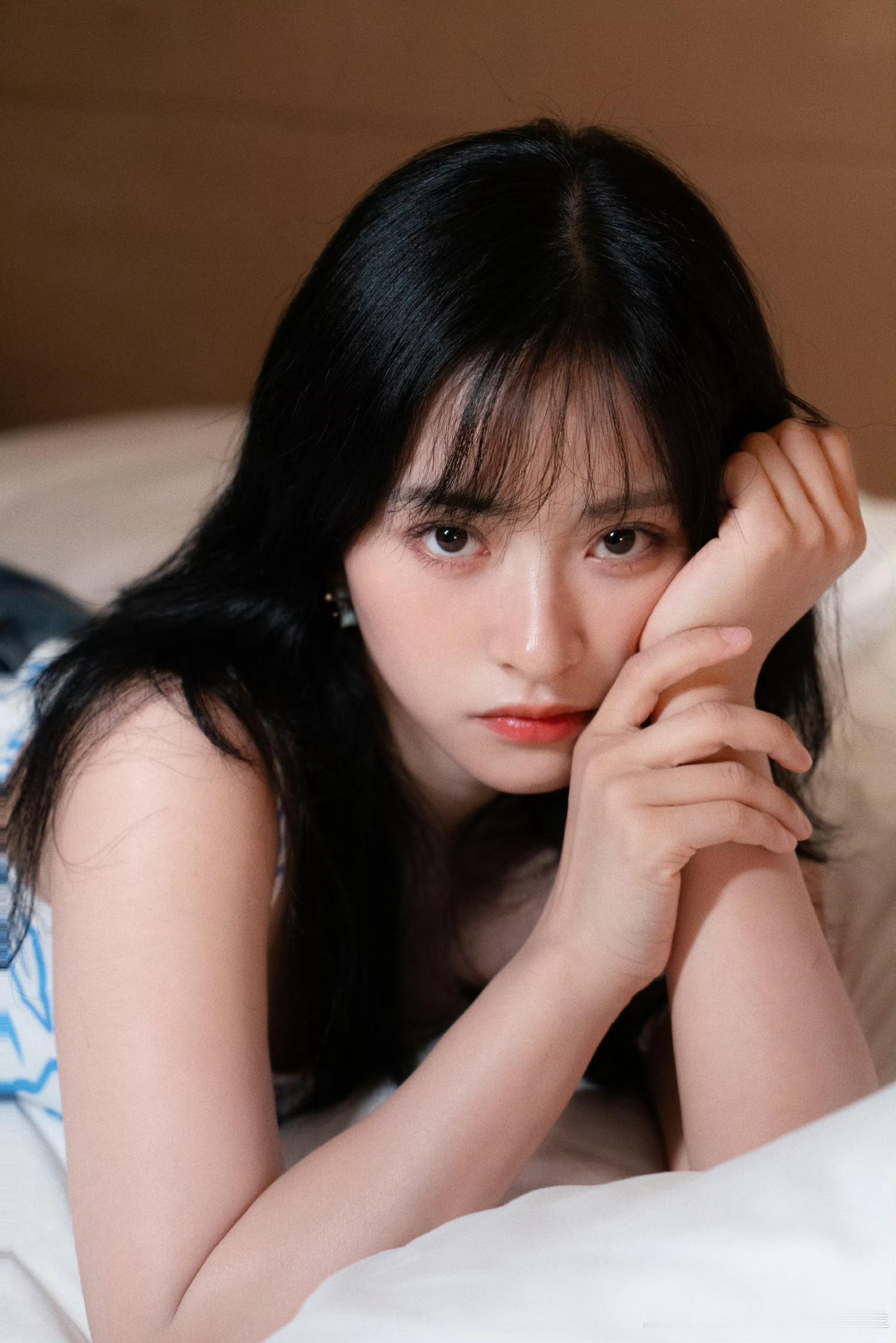 #沈月已老实求轻嘲#我们沈月妹妹最后也老实了，看着她疲惫的样子和之前鬼灵精怪的少