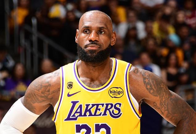 NBA季后赛，湖人107-98战胜火箭。

今日四场季后赛首战，主场球队全部获胜