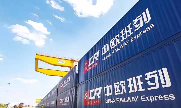 中欧贸易继续顺差，照这样下去，欧洲国家拿什么来维持高福利社会？目前，抵达欧洲的集