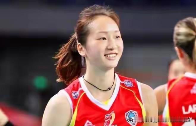 随笔。
   排超决赛，上海女排对江苏第三场。
   上海队大比分2:0领先。