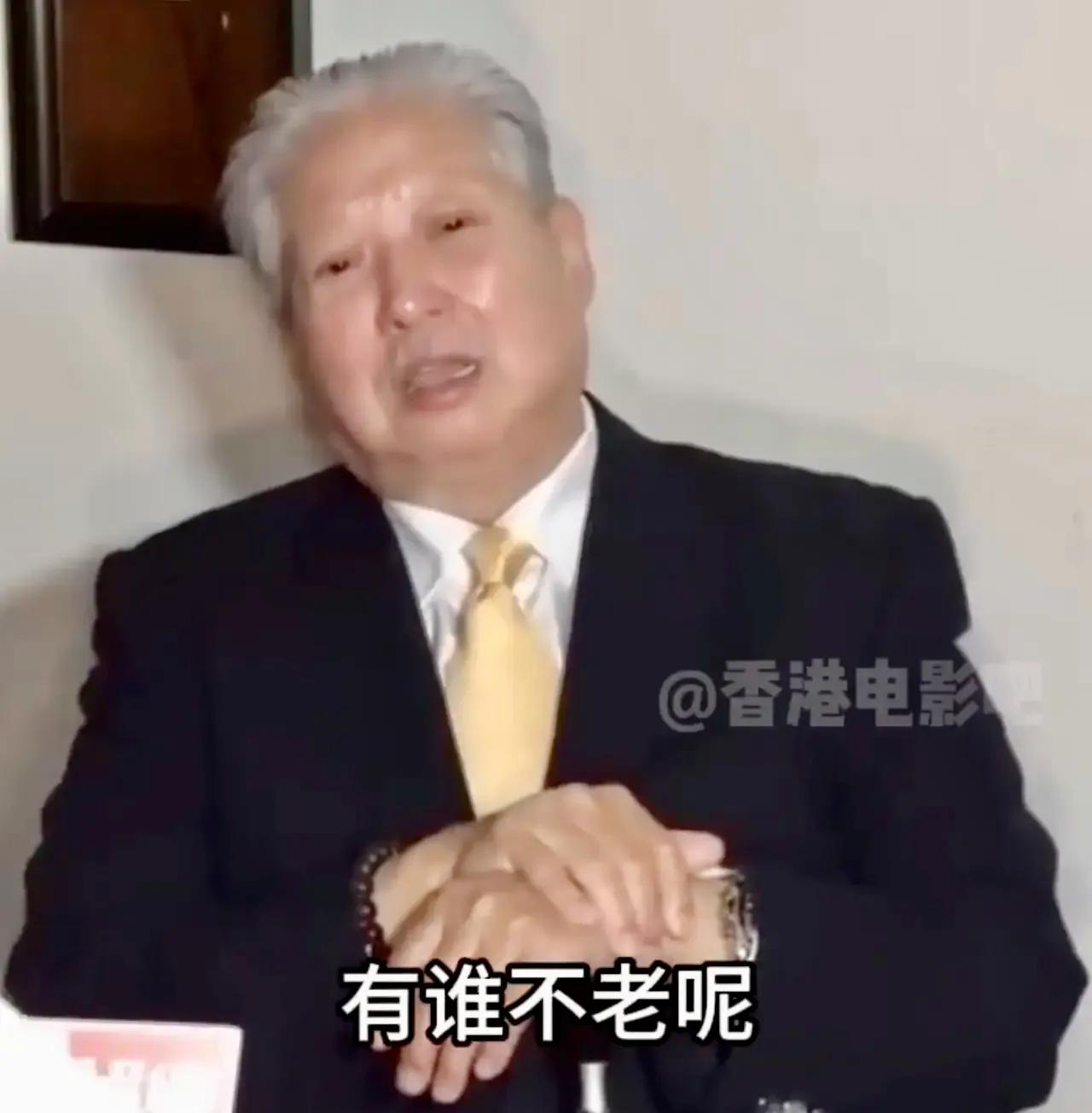 洪金宝维护成龙，大师兄果然是大师兄，一直关爱着师弟。
宝哥说话太有水平了，一句“