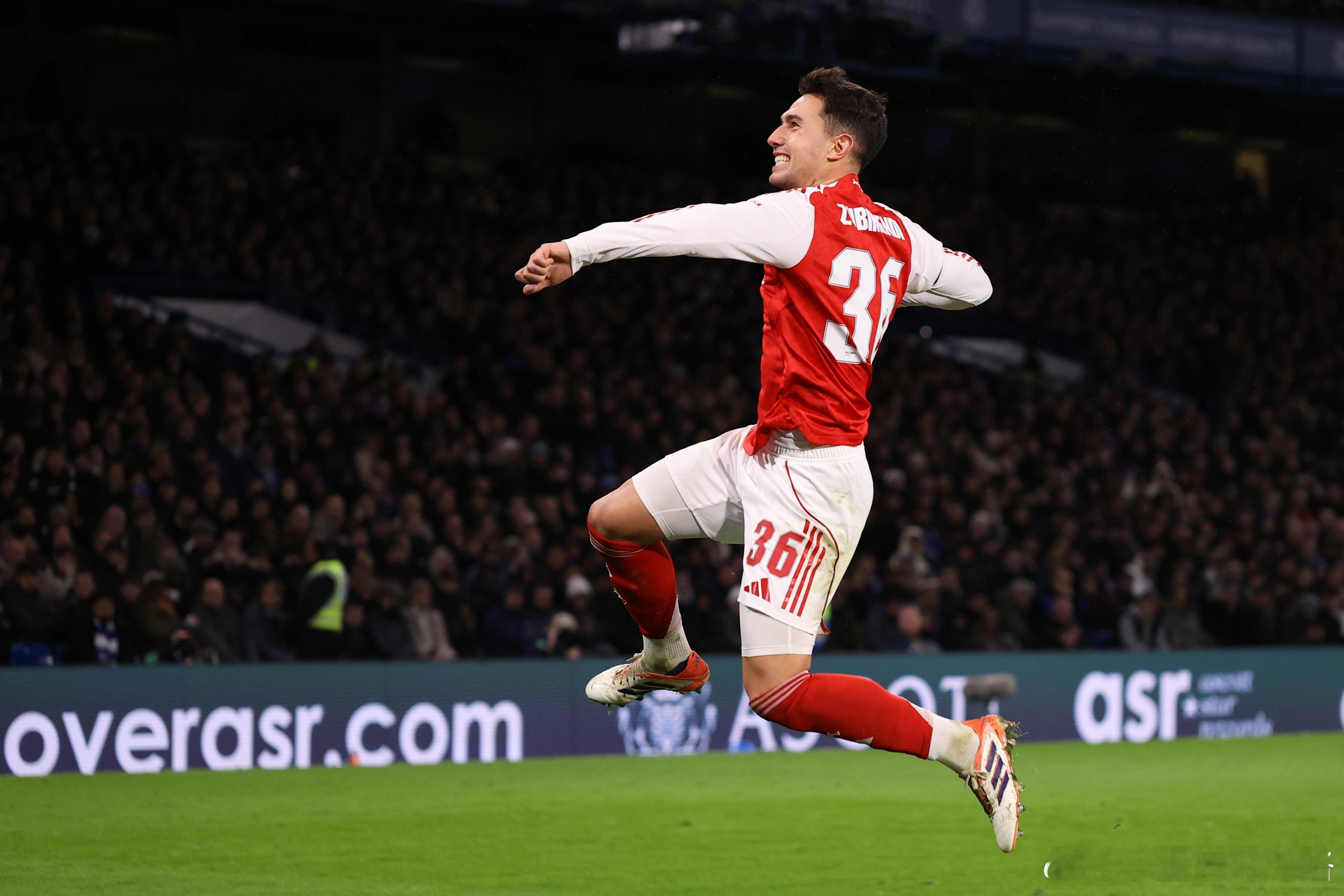 周六  英超看法029  诺丁汉森林 VS 阿森纳现在全世界或许只有阿森纳一支可