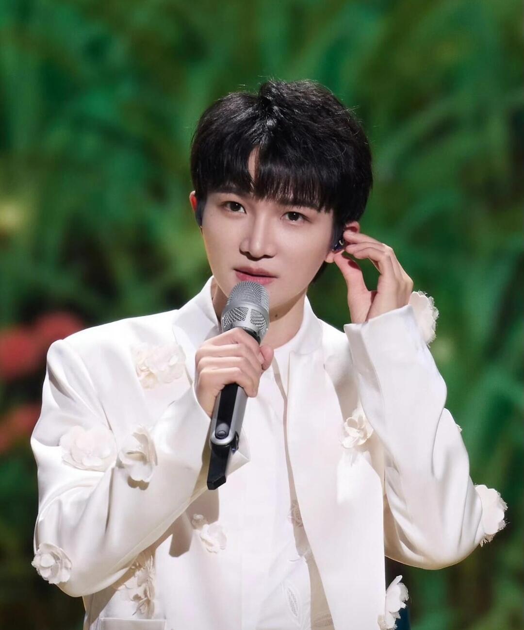 周深新歌医学生进行曲周深最符合医学生的一集当周深的《赤子》遇上医疗剧，瞬间读懂医