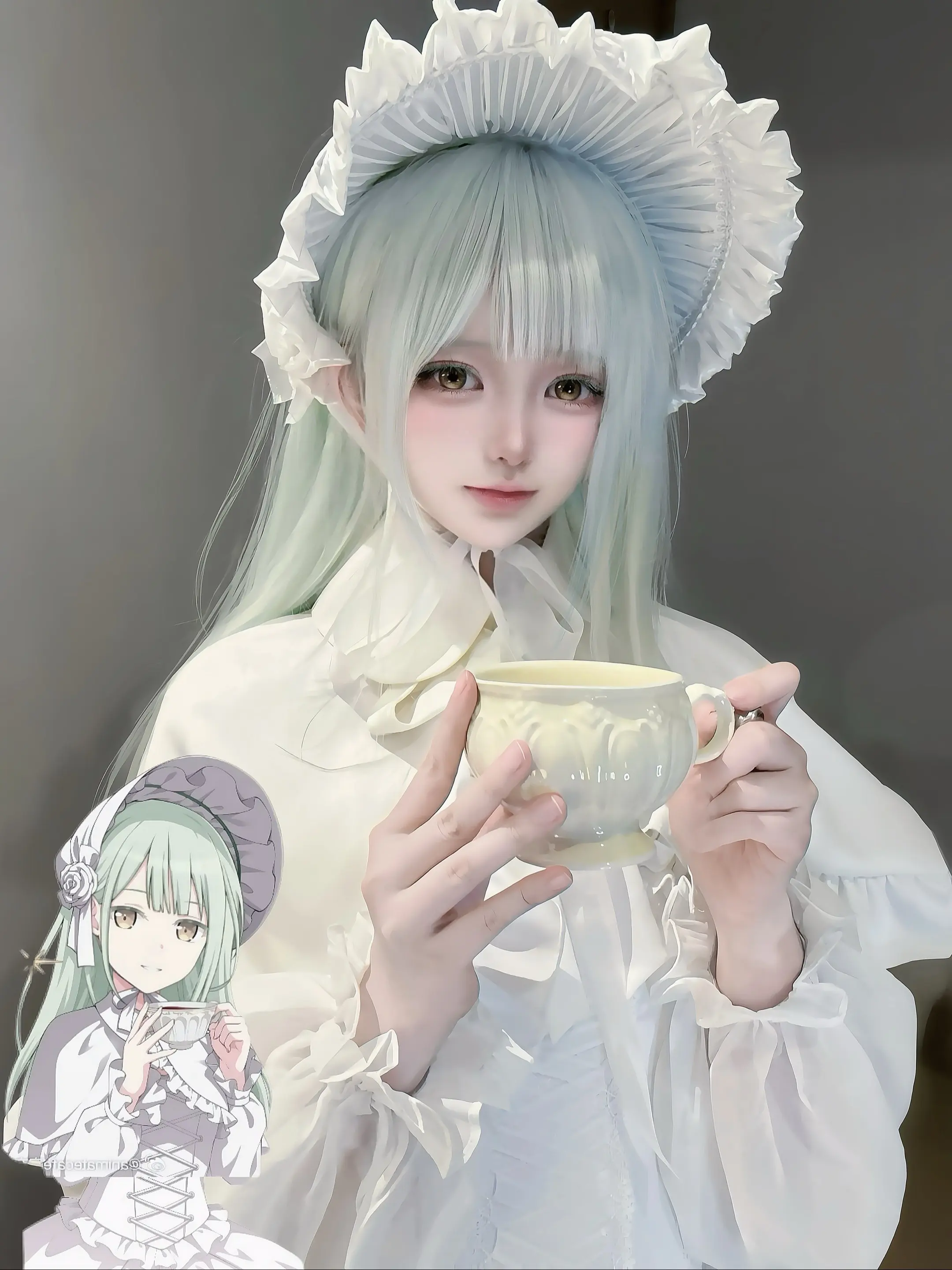 纯白。