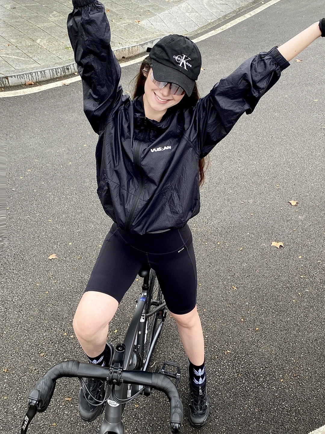 轻户外骑行｜黑色系质感美学穿搭🚲