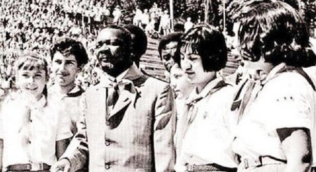 1968年，台湾女服务员被非洲总统相中，远嫁非洲，过上奢靡的生活，谁料，就在她为
